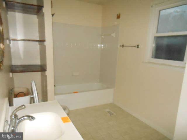 24015 Stringtown Road Clarksburg, MD 20871 - Photo 14 of 16 Bath
