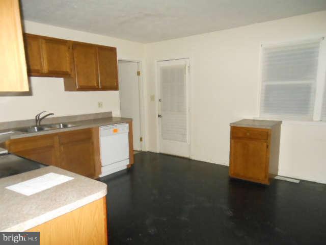 24015 Stringtown Road Clarksburg, MD 20871 - Photo 6 of 16 Kitchen