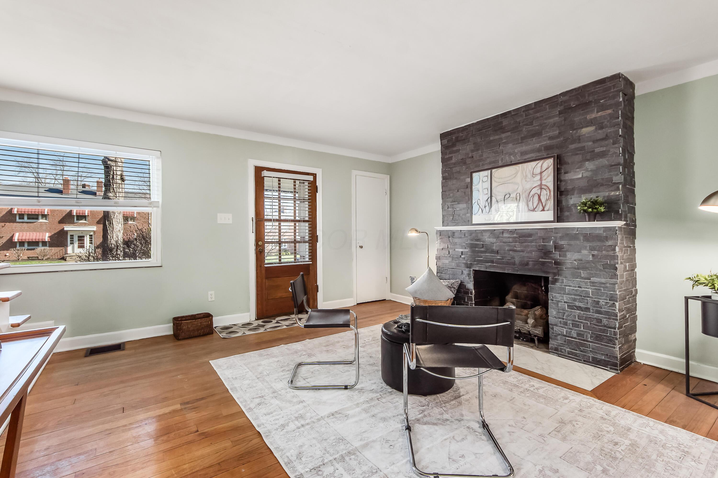 1585 Waltham Road Columbus, OH 43221 - Photo 5 of 34 Gas fireplace