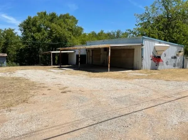 $179,900 | 312 Alexander Lane, Bridgeport, TX 76426