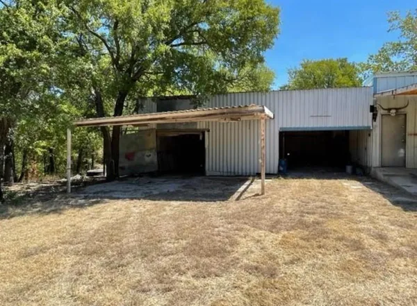 $179,900 | 312 Alexander Lane, Bridgeport, TX 76426