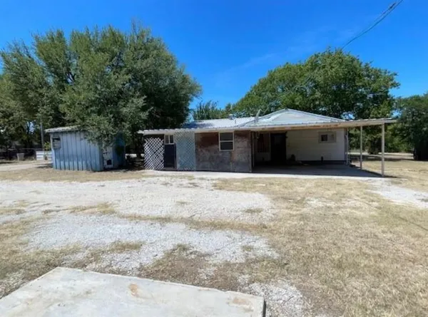 $179,900 | 312 Alexander Lane, Bridgeport, TX 76426