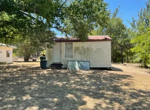 $179,900 | 312 Alexander Lane, Bridgeport, TX 76426