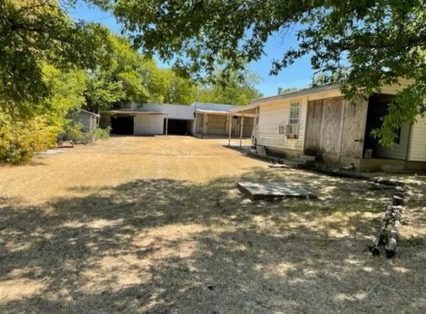 $179,900 | 312 Alexander Lane, Bridgeport, TX 76426