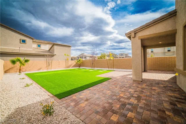 $2,550 | 412 Isla Enclave Way, Henderson, NV 89011