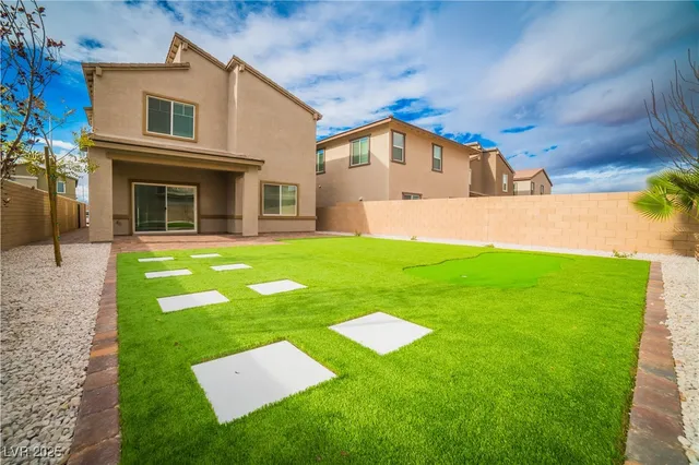 $2,550 | 412 Isla Enclave Way, Henderson, NV 89011