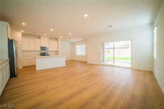 $2,550 | 412 Isla Enclave Way, Henderson, NV 89011