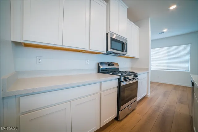 $2,550 | 412 Isla Enclave Way, Henderson, NV 89011