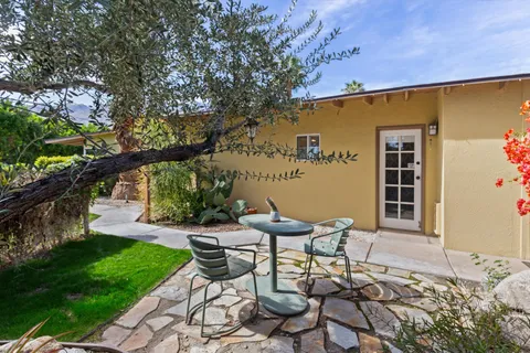 $1,200,000 | 1387 East Verbena Drive, Palm Springs, CA 92262