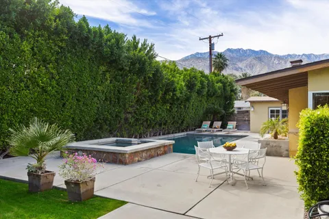 $1,200,000 | 1387 East Verbena Drive, Palm Springs, CA 92262