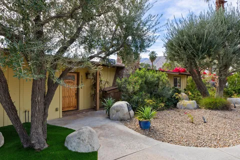 $1,200,000 | 1387 East Verbena Drive, Palm Springs, CA 92262