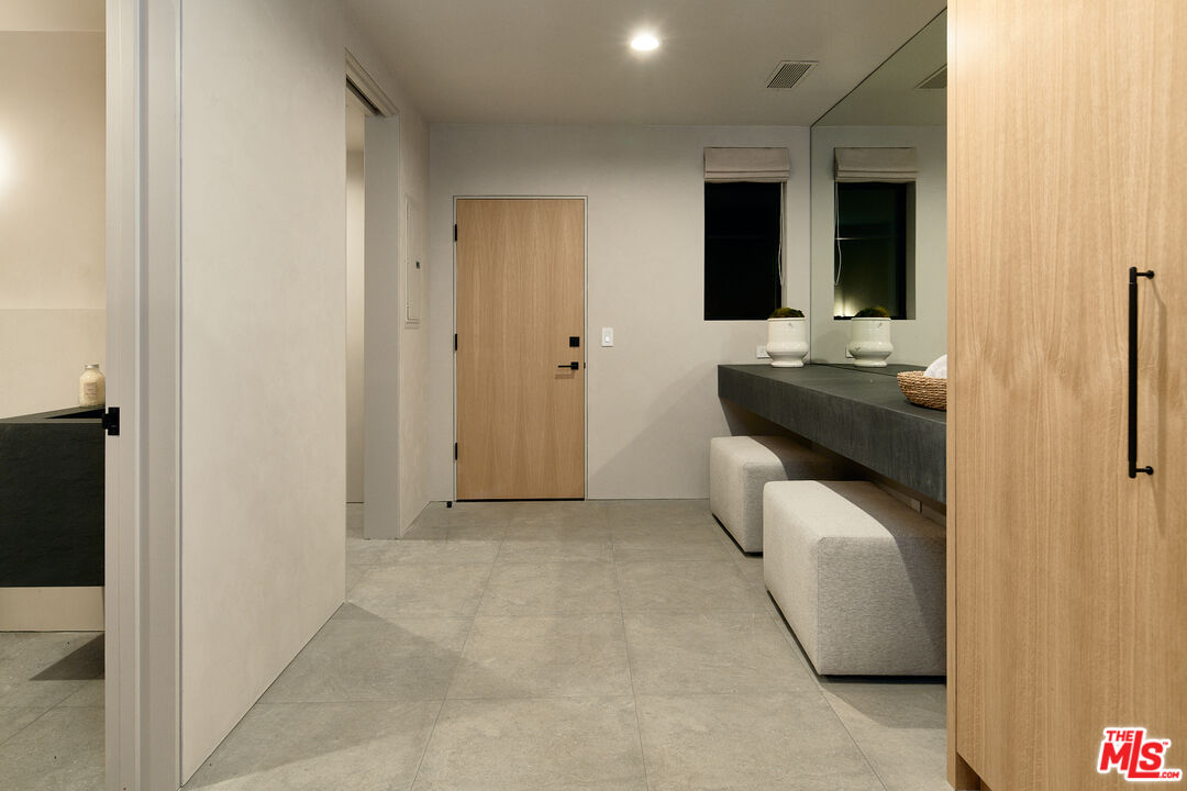 3858 Hayvenhurst Drive Encino, CA 91436 - Photo 46 of 49