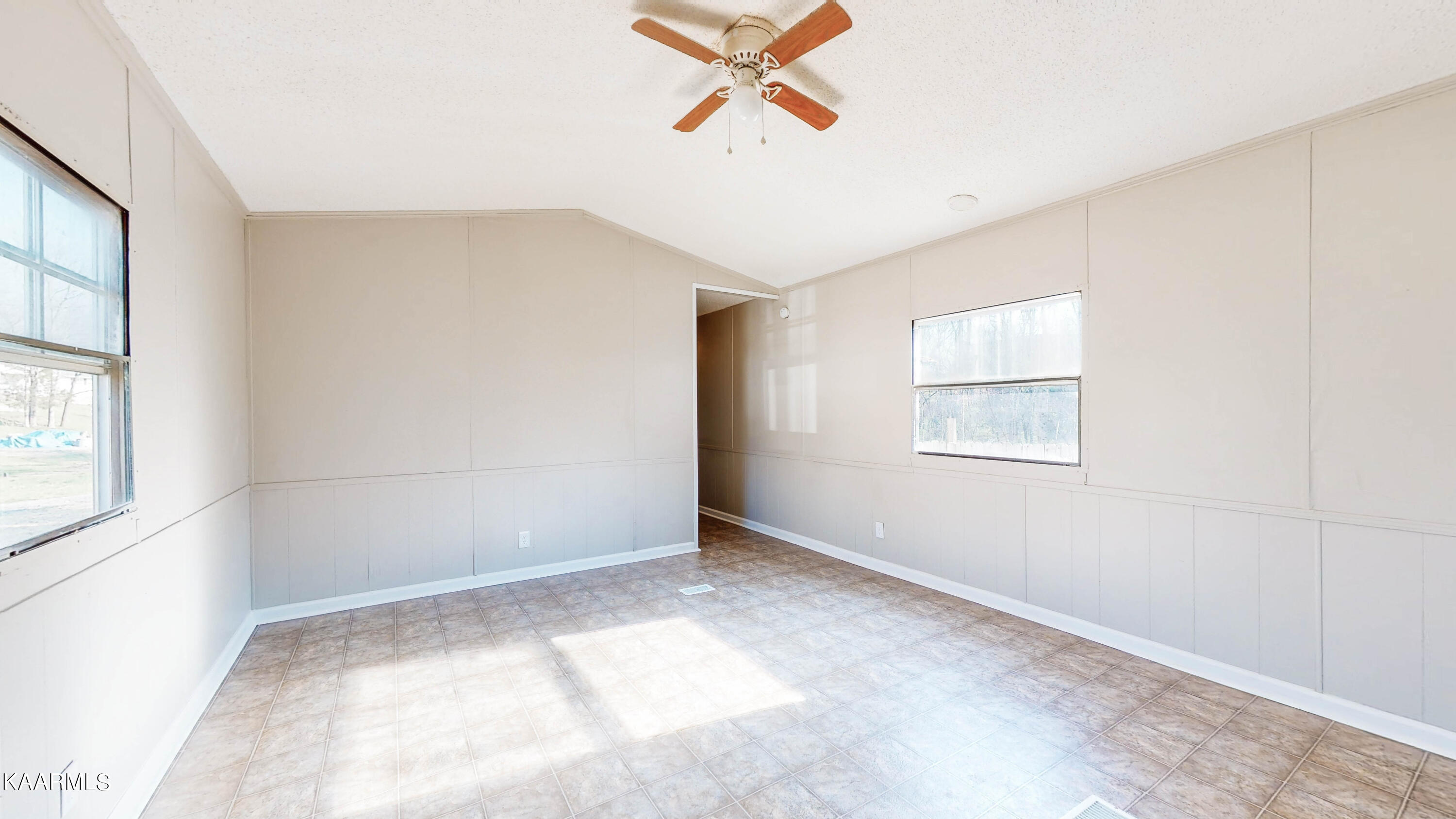 449 Sinking Springs Road Clinton, TN 37716 - Photo 5 of 17 449-Sinking-Springs-Rd-03082023_125735