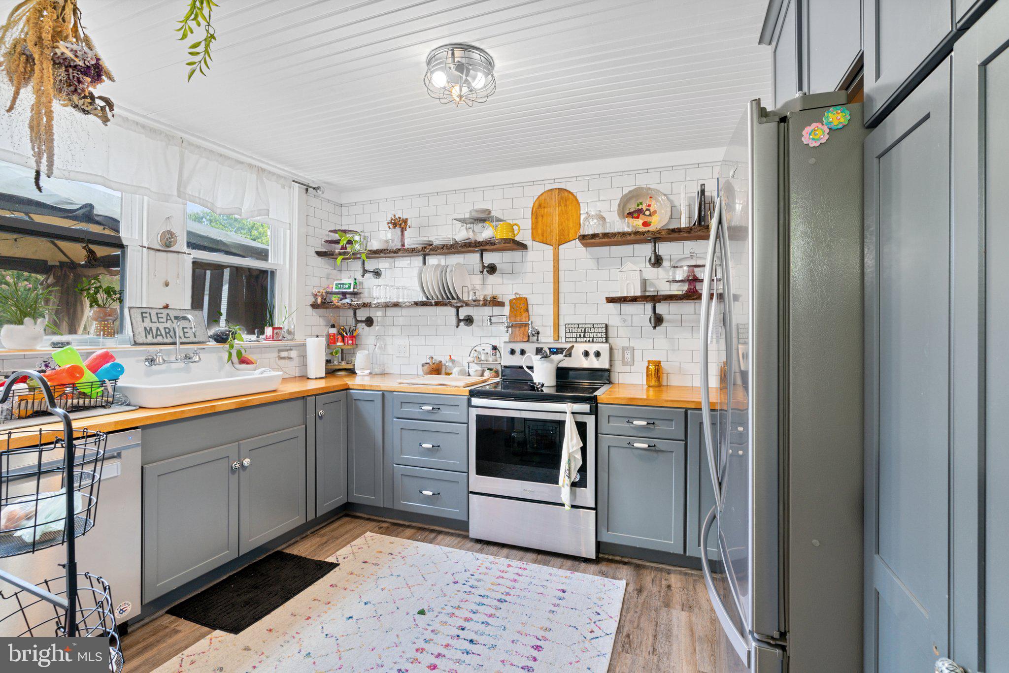 19 Wayne Avenue Springfield, PA 19064 - Photo 11 of 22 Renovated kitchen!