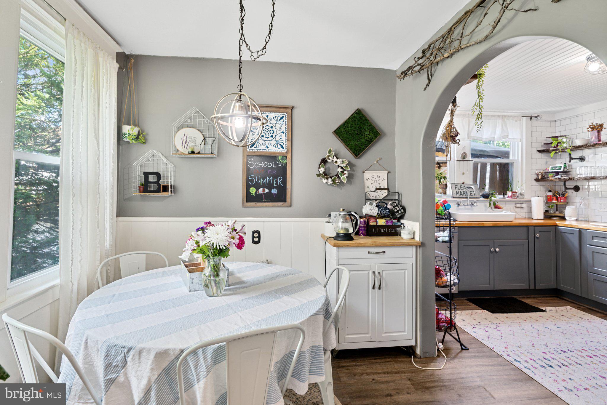 19 Wayne Avenue Springfield, PA 19064 - Photo 10 of 22 Breakfast room off of the kitchen