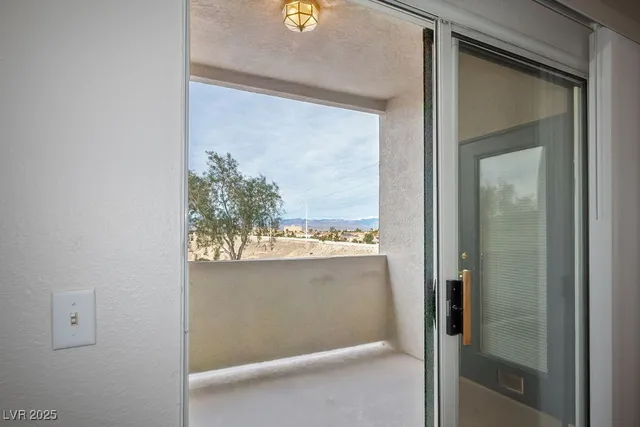 $1,525 | 10245 South Maryland Parkway, Unit 2207, Las Vegas, NV 89183