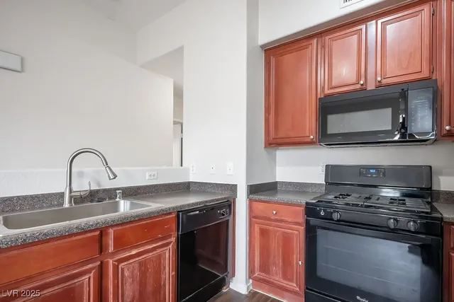 $1,525 | 10245 South Maryland Parkway, Unit 2207, Las Vegas, NV 89183