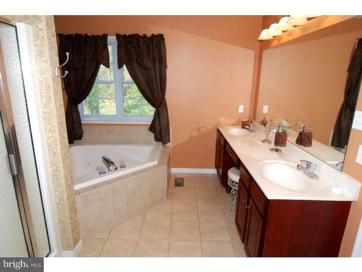 395 Angora Road Reading, PA 19606 - Photo 15 of 25 Master Bathroom