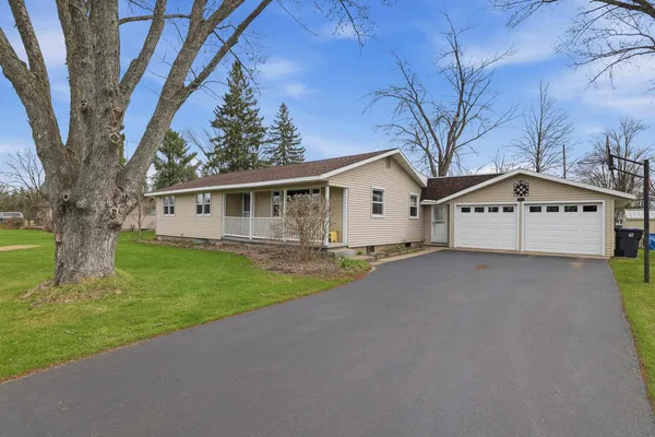 $284,900 | 215 Willow Street East, Stevens Point, WI 54481