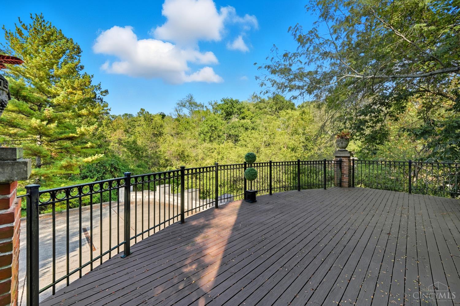 2942 Lower Grandin Road Cincinnati, OH 45208 - Photo 22 of 69 Gallery Image 22
