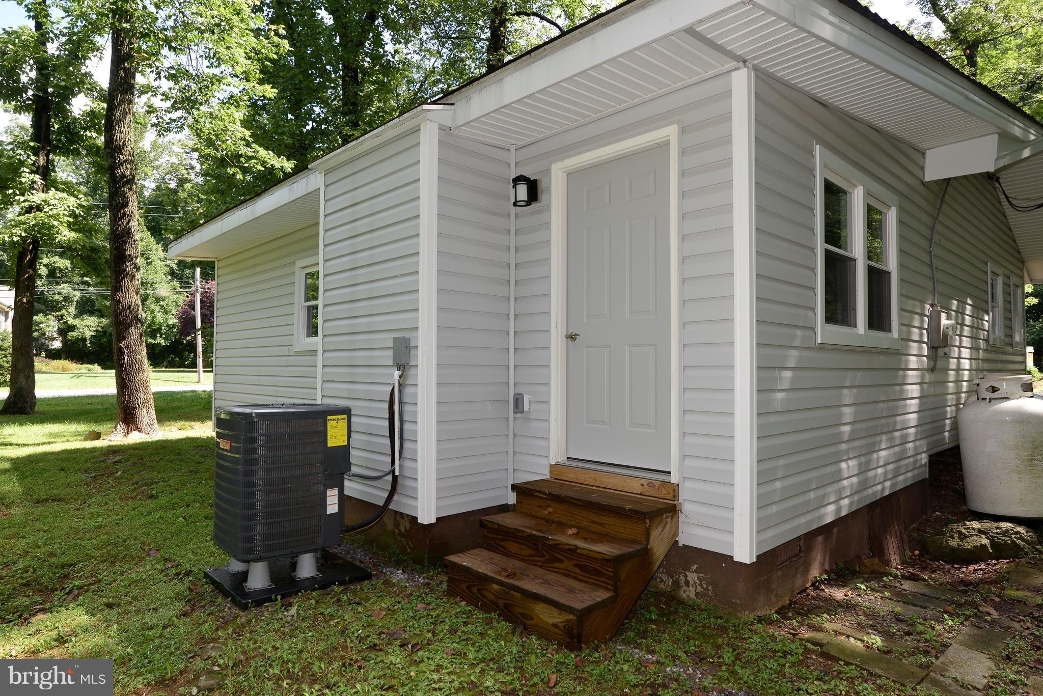 4165 Freezeland Road Linden, VA 22642 - Photo 2 of 30 Exterior (Rear)