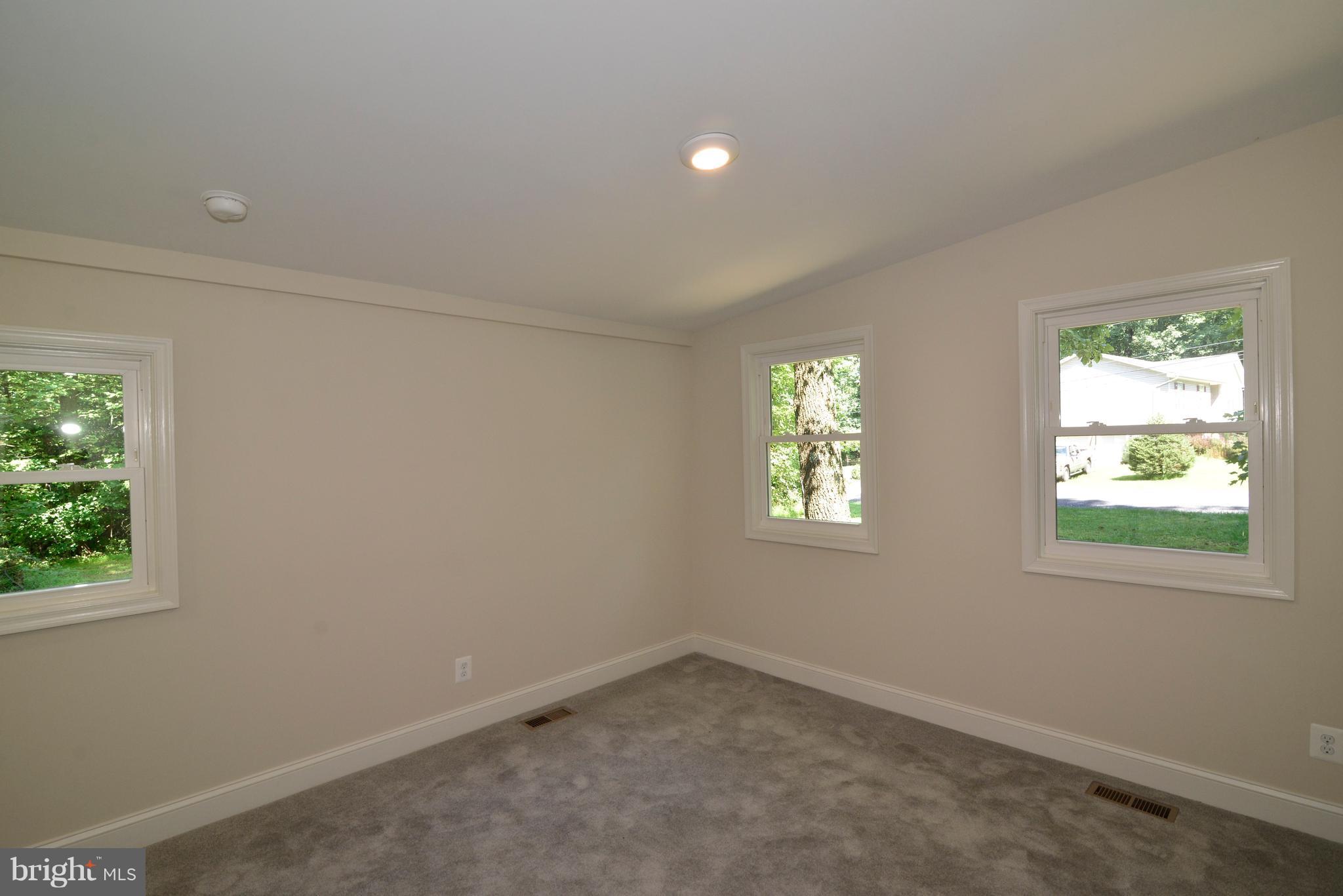 4165 Freezeland Road Linden, VA 22642 - Photo 15 of 30 Bedroom (Master)