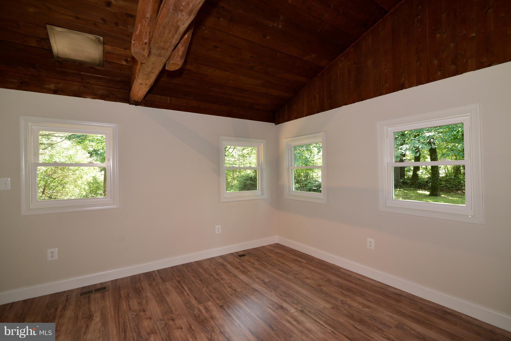 4165 Freezeland Road Linden, VA 22642 - Photo 4 of 30 View
