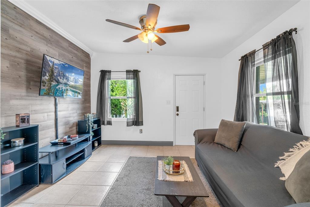 271 Lincoln Road Casselberry, FL 32707 - Photo 3 of 27