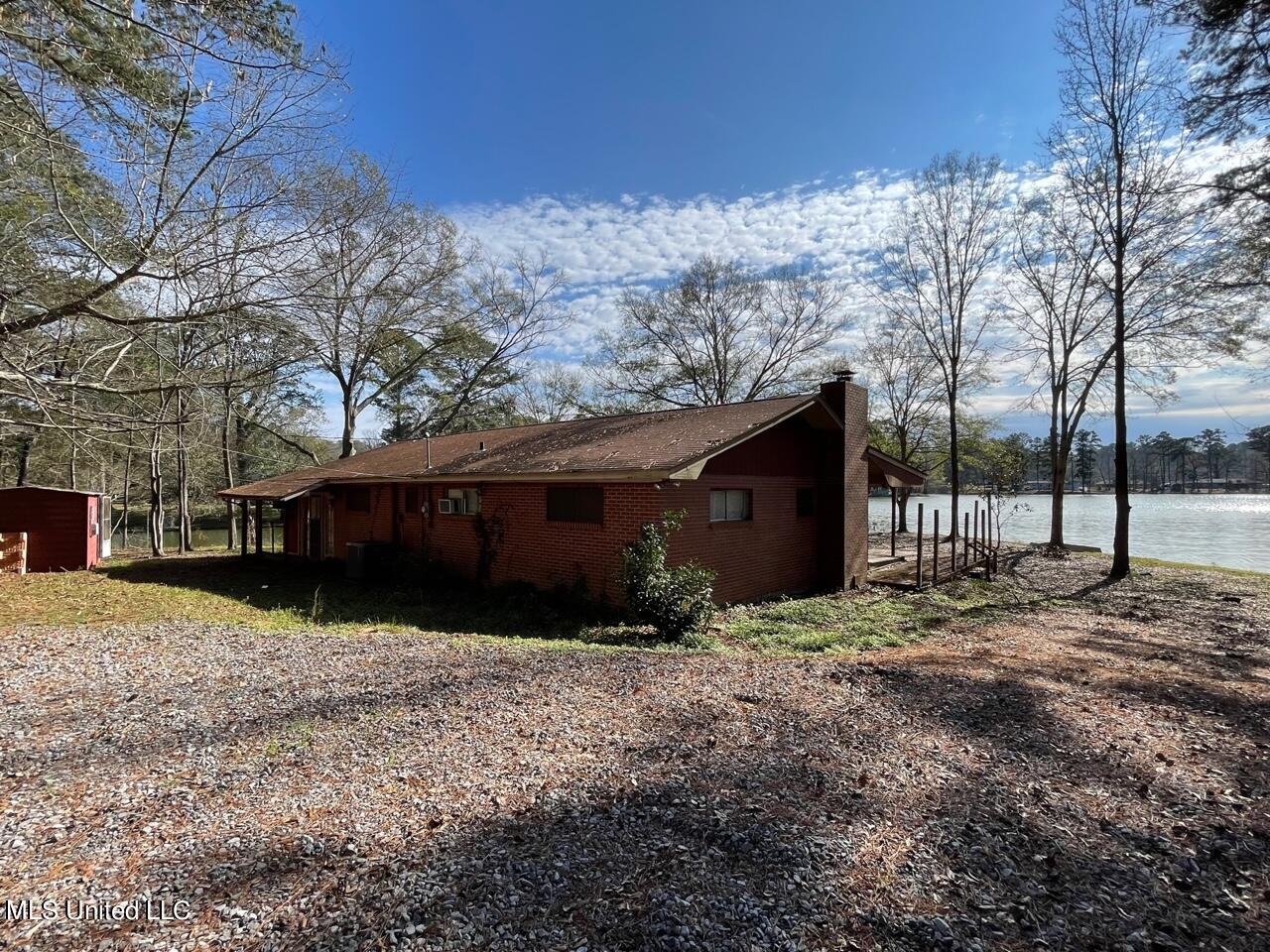 2127 Cleary Road Florence, MS 39073 - Photo 3 of 11 IMG_2648
