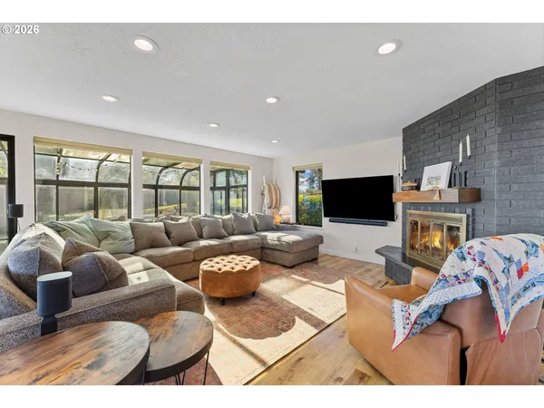 $1,299,000 | 3700 Eagle Crest Road Northwest, Salem, OR 97304