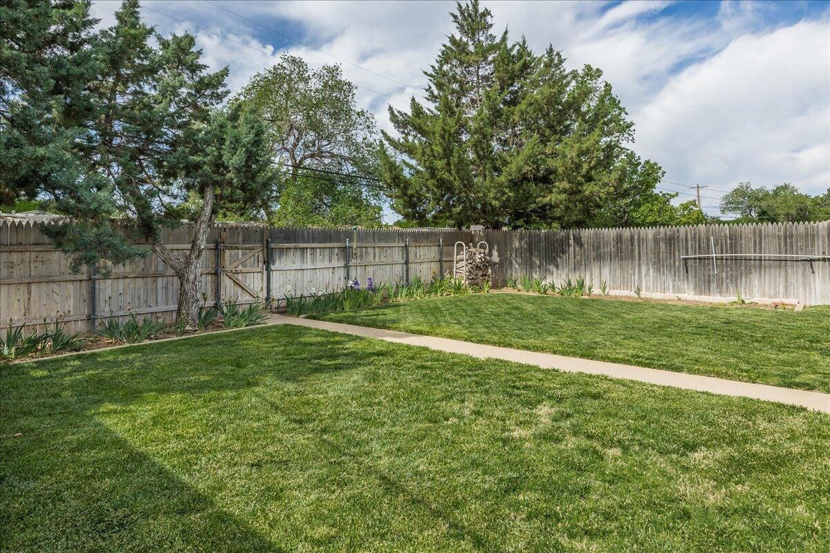 3017 Mockingbird Lane Amarillo, TX 79109 - Photo 25 of 25 a view of a back yard