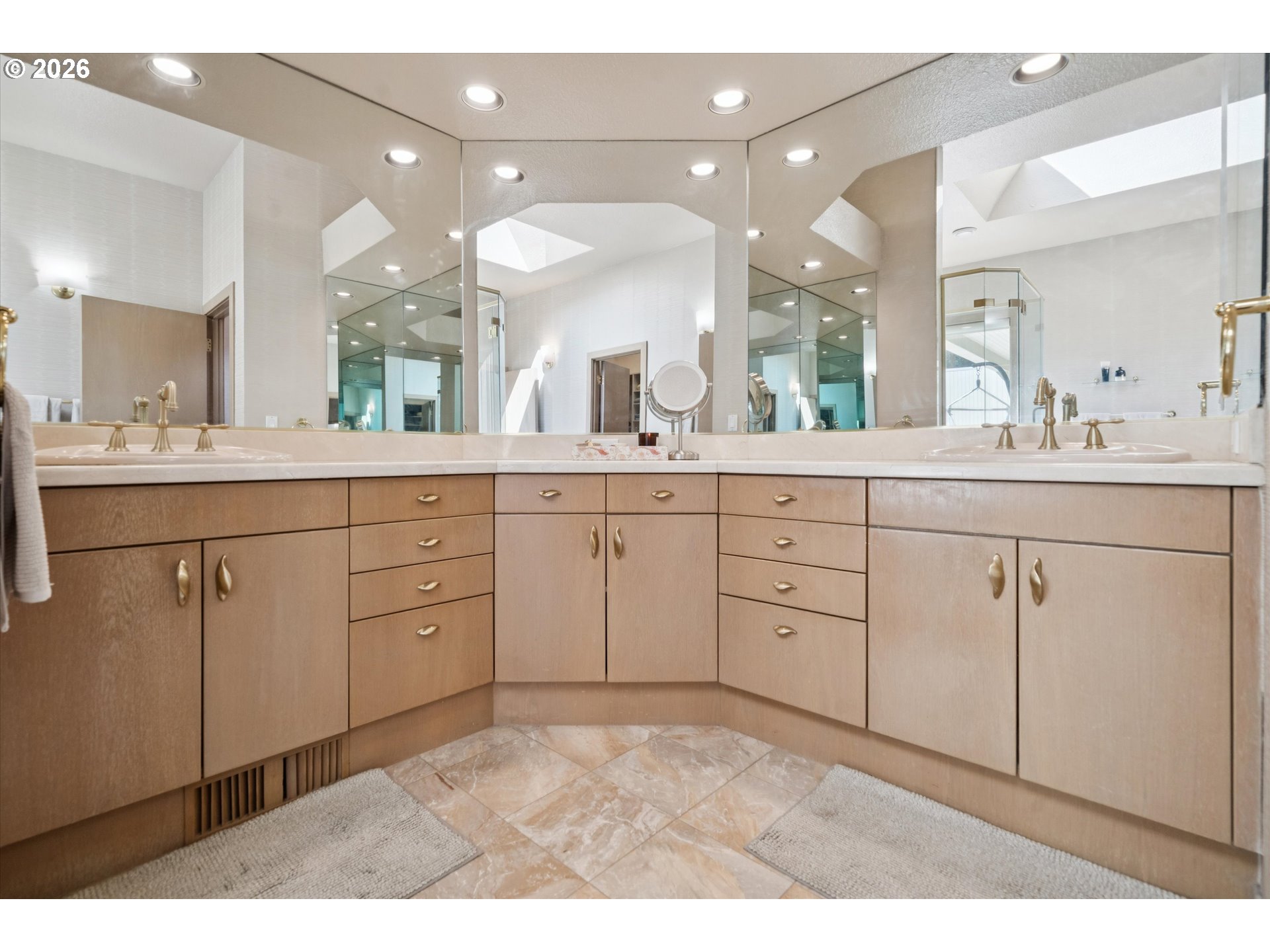 24400 Southwest Valley View Road West Linn, OR 97068 - Photo 19 of 48