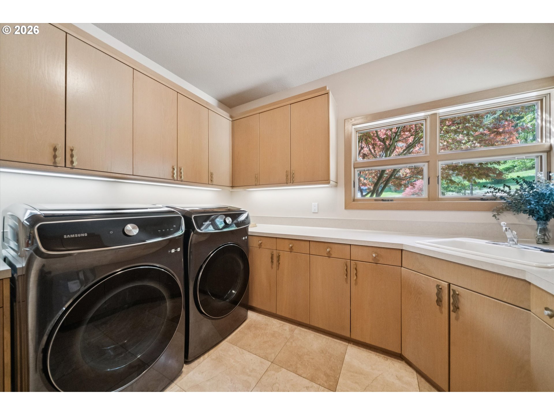 24400 Southwest Valley View Road West Linn, OR 97068 - Photo 23 of 48