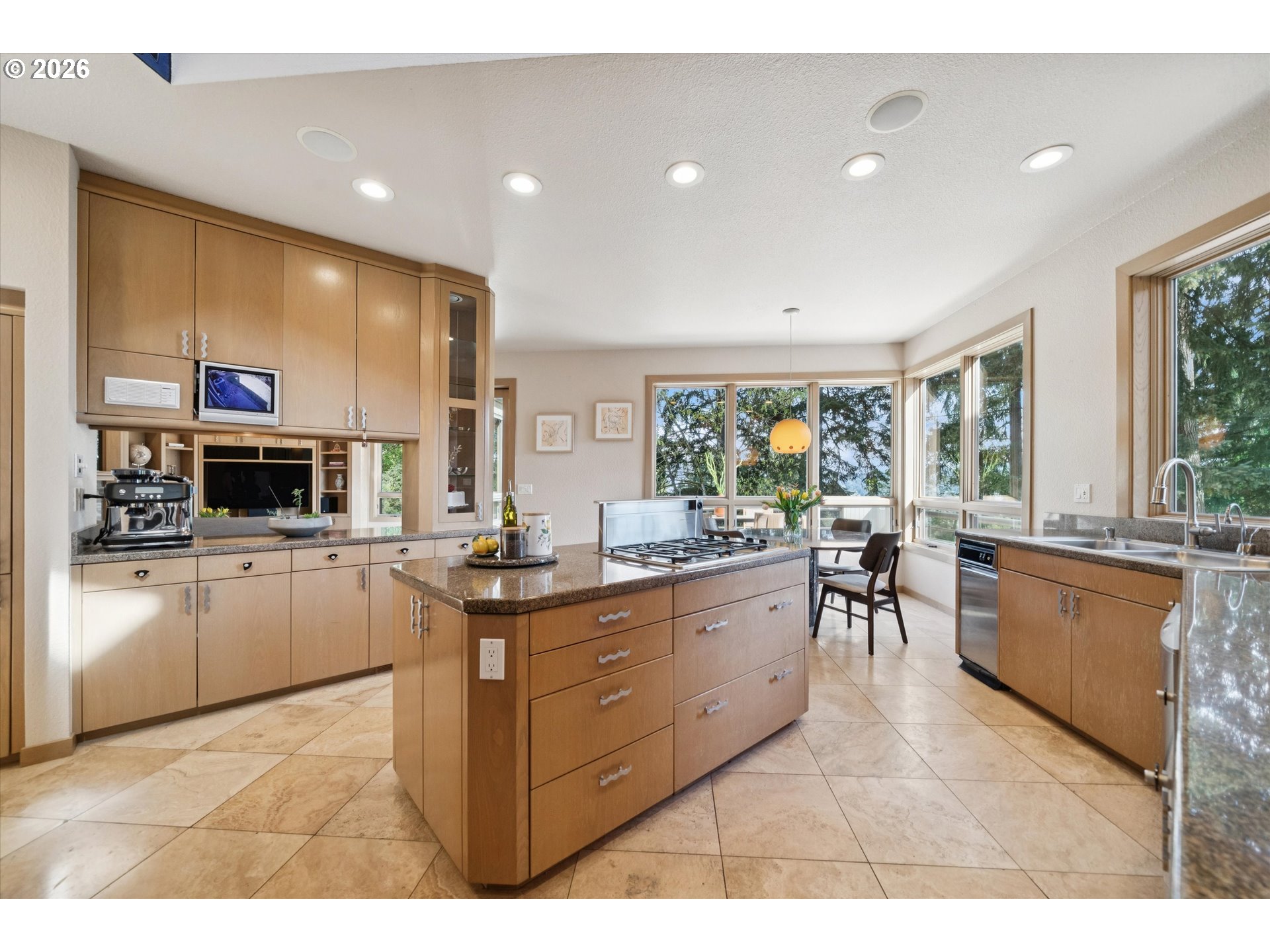 24400 Southwest Valley View Road West Linn, OR 97068 - Photo 8 of 48