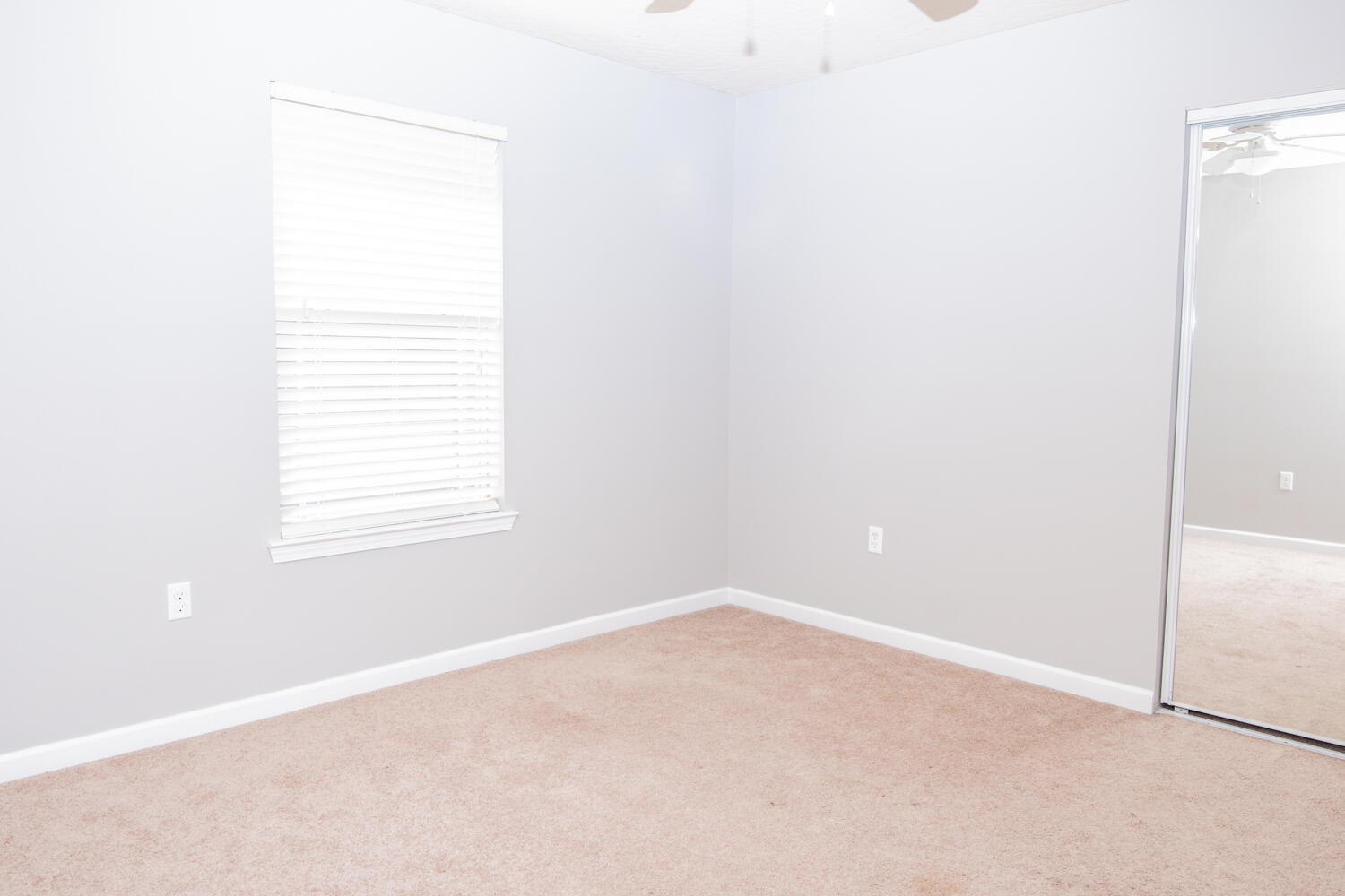 5265 Moore Loop Crestview, FL 32536 - Photo 21 of 25 an empty room with a window