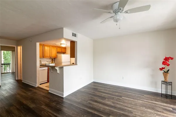 $1,100 | 3555 Southwest 20th Avenue, Unit 5, Gainesville, FL 32607