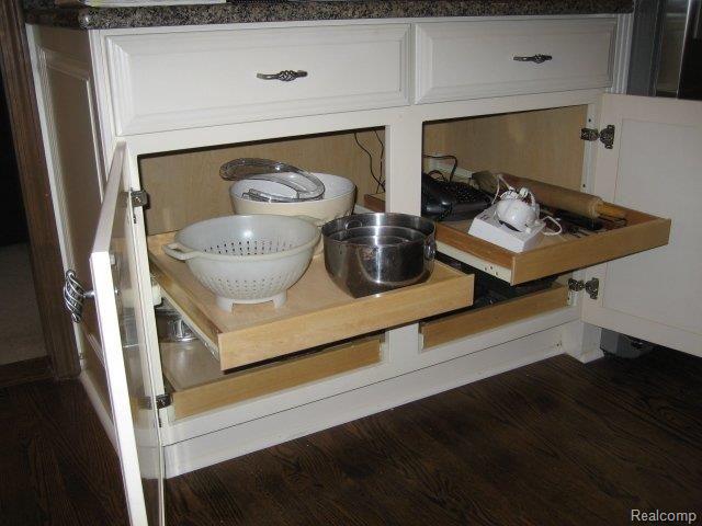 3334 Summit Ridge Drive Rochester, MI 48306 - Photo 15 of 25 Updated Pull-out Cabinets