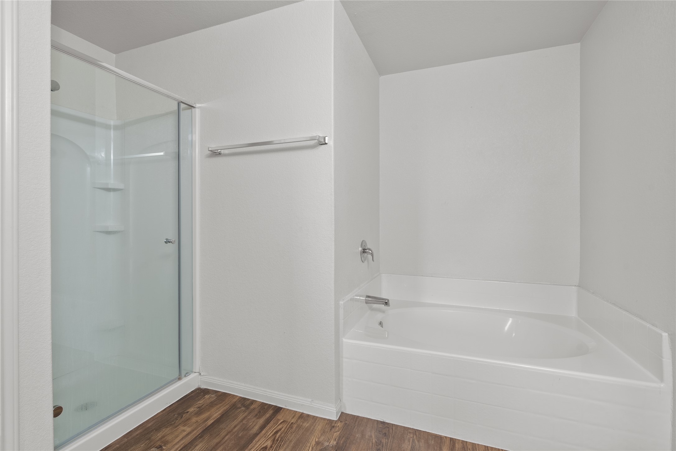 20205 Grover Cleveland Way Manor, TX 78653 - Photo 19 of 26 a bathroom with a bathtub