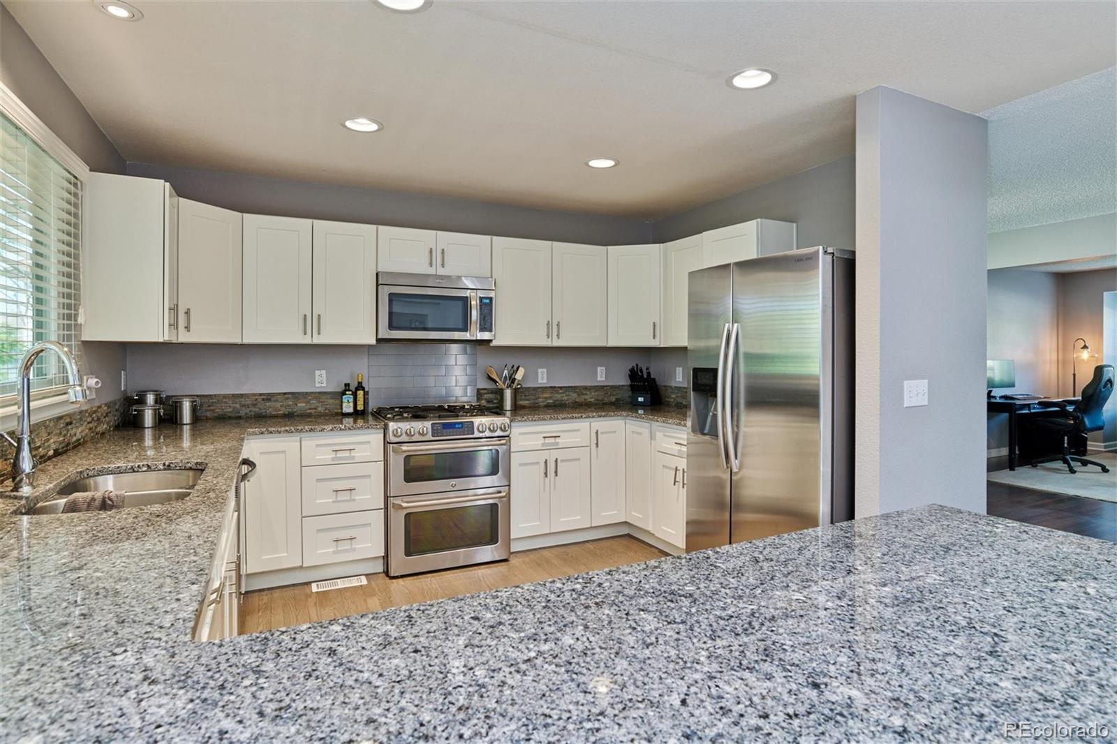 10038 Silver Maple Road Highlands Ranch, CO 80129 - Photo 12 of 40 Gallery Image 12