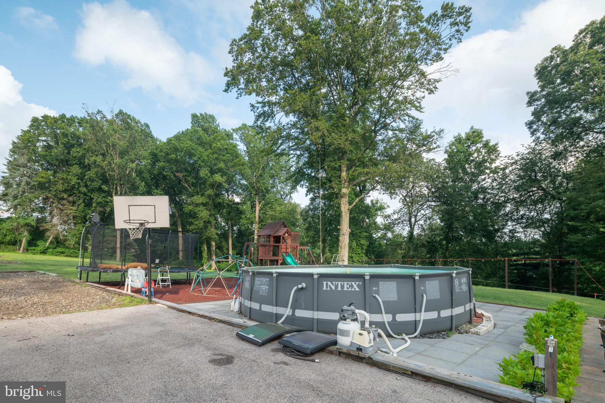 627 Ellis Road Havertown, PA 19083 - Photo 35 of 36 Above-Ground Pool