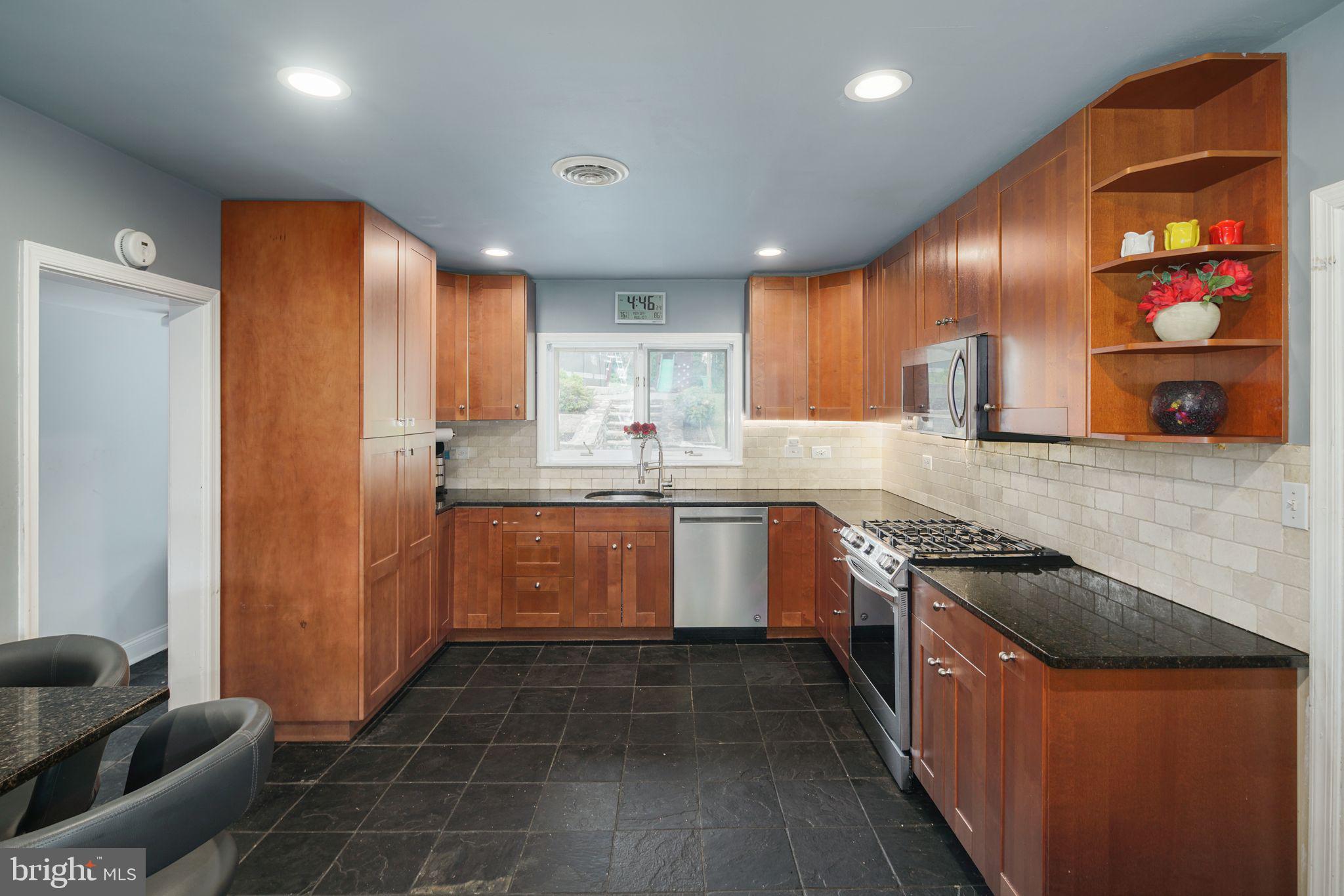 627 Ellis Road Havertown, PA 19083 - Photo 8 of 36 Kitchen