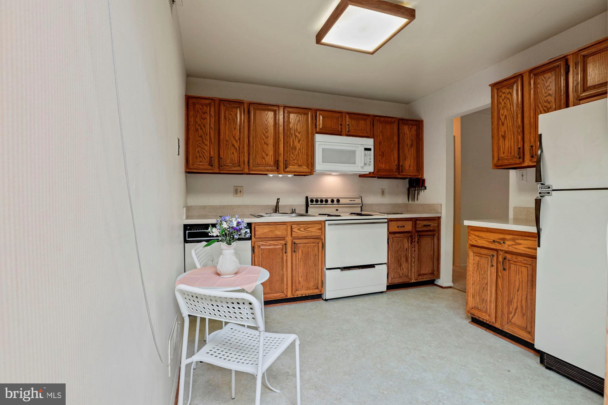 9032 Arlington Boulevard Fairfax, VA 22031 - Photo 10 of 30