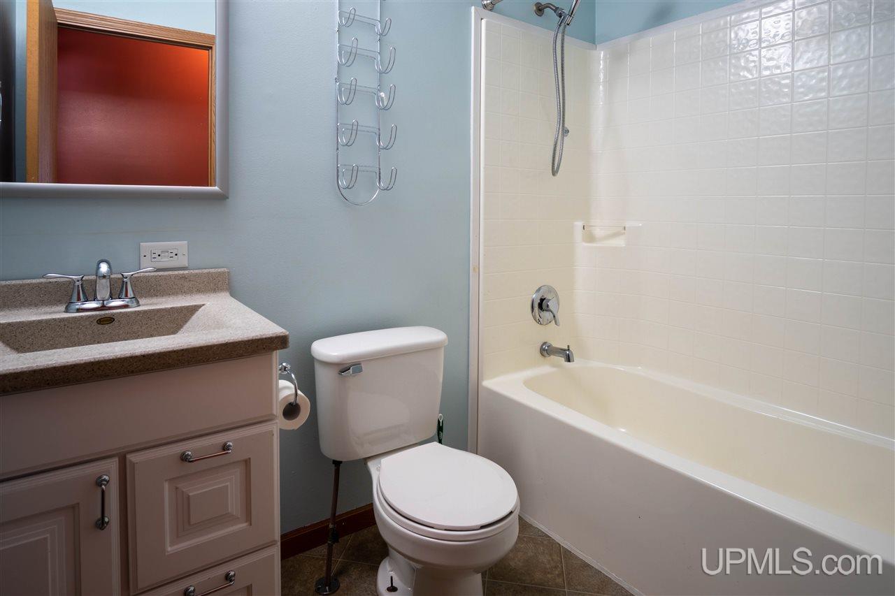 5590 25th Road Gladstone, MI 49837 - Photo 21 of 30 Gallery Image 21