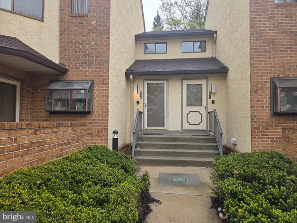 $299,000 | 210 Augusta Circle, Mount Laurel, NJ 08054