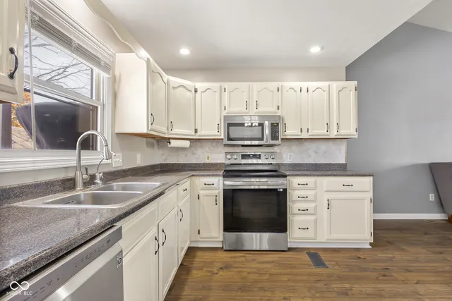 $399,900 | 3277 Muriel Place, Columbus, IN 47203