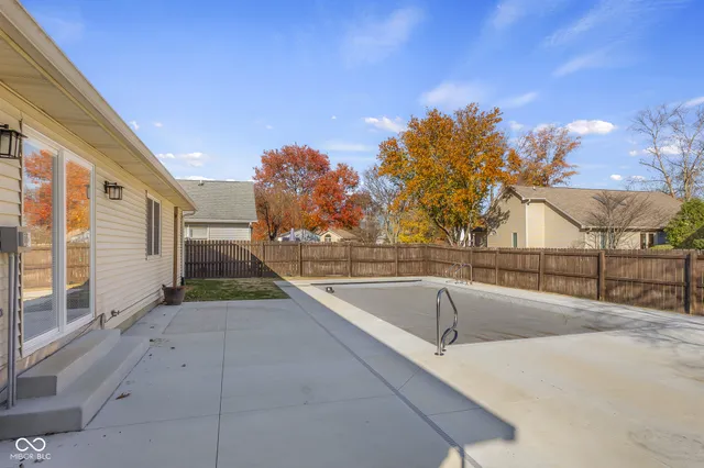 $399,900 | 3277 Muriel Place, Columbus, IN 47203