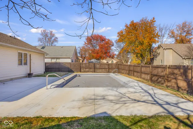 $399,900 | 3277 Muriel Place, Columbus, IN 47203