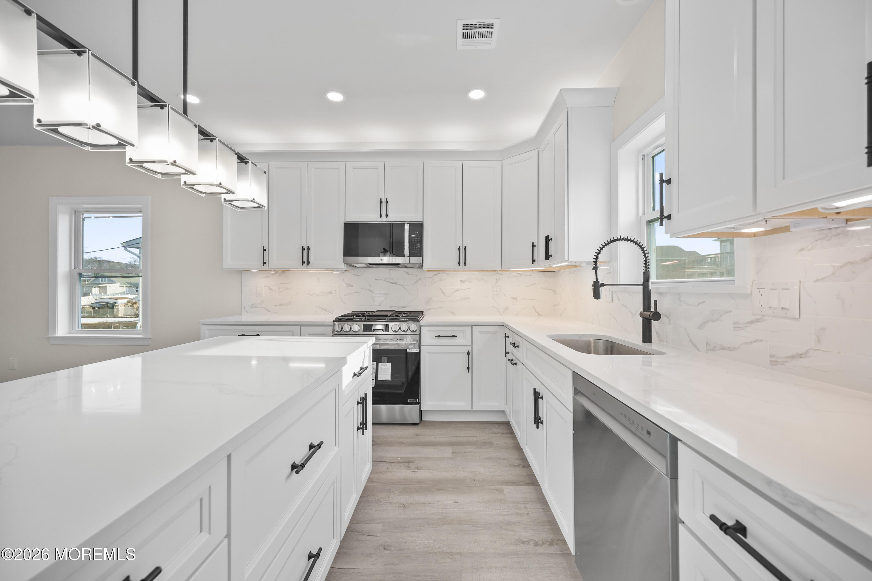 720 7th Street Union Beach, NJ 07735 - Photo 7 of 33 LPM_1254