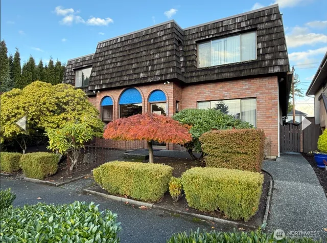 $1,950 | 2209 Colby Avenue, Unit 2, Everett, WA 98201