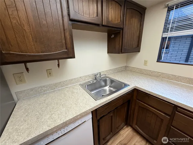 $1,950 | 2209 Colby Avenue, Unit 2, Everett, WA 98201